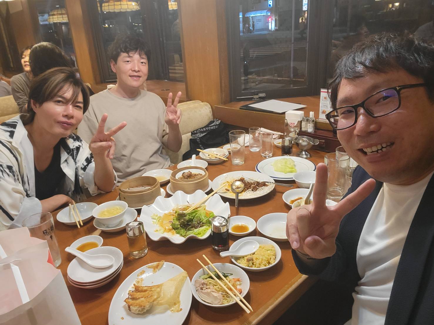 あなたが現在見ているのは 大阪難波にて会食